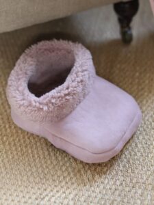 Sheepskin-Footmuff-Curly-Pink-British sheepskin