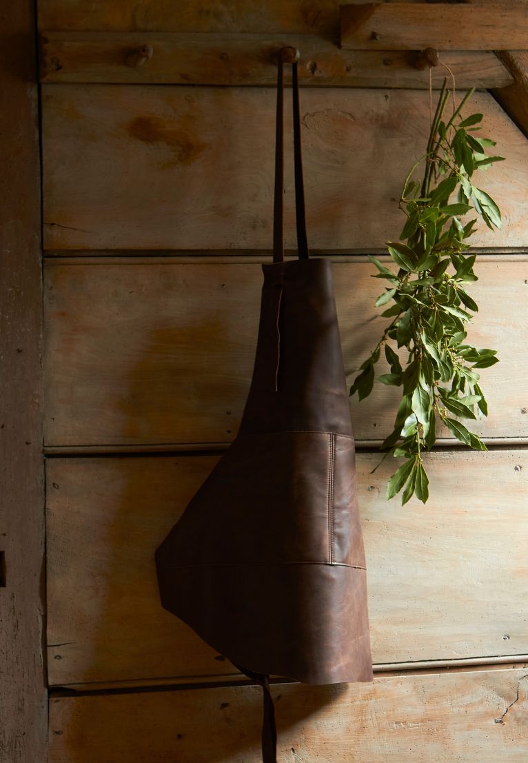 Leather-Apron-Brown-Waxy-Artisan
