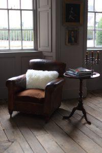 Sheepskin Cushion Yetti Ivory - Lumber - Location