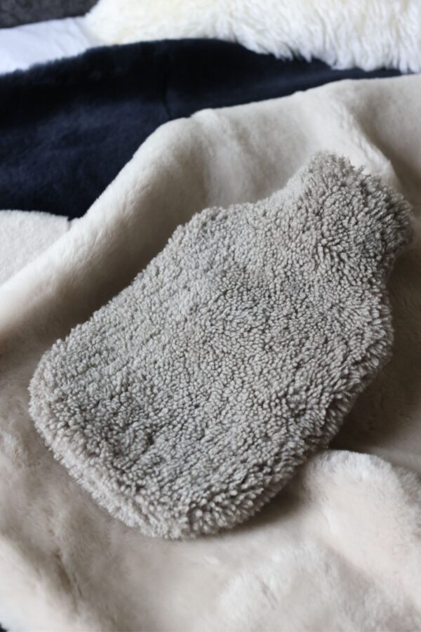 Sheepskin hot water bottle cover mole grey 2L (1)