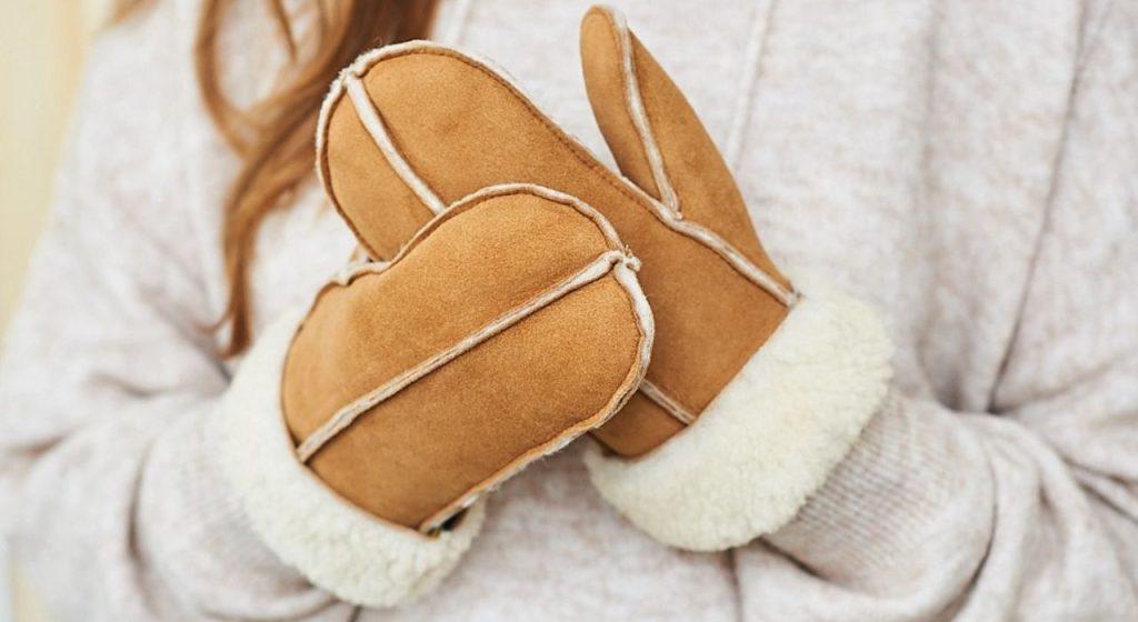 Womens sheepskin mittens style M02 in Brandy Cream sheepskin