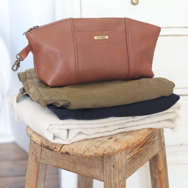 Leather Wash Bag Dopp Tan Pugwash