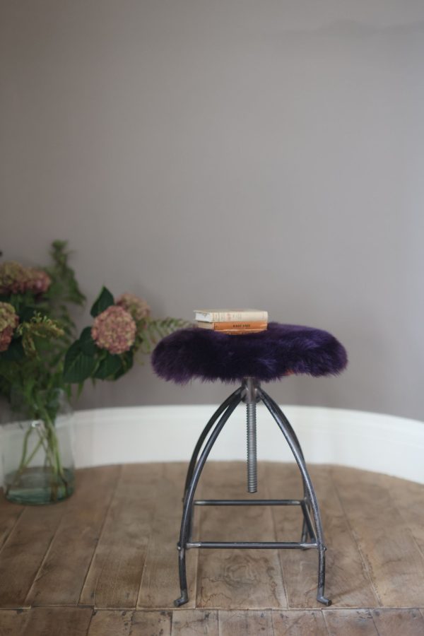 Sheepskin Luxe Aubergine Seatpad - Circular - Lifestyle