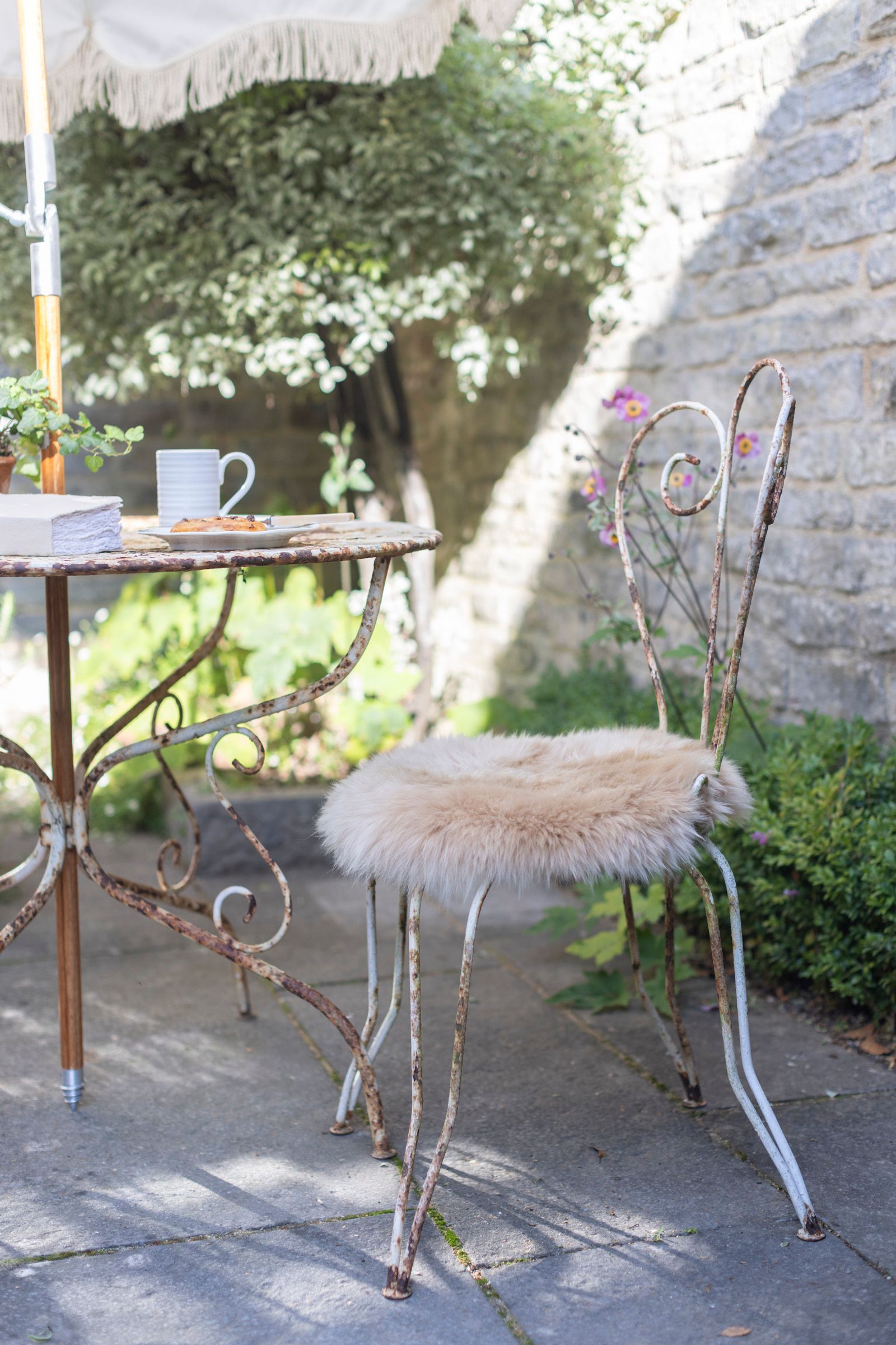 Sheepskin Luxe Caramel Seatpad - Circular - Outside