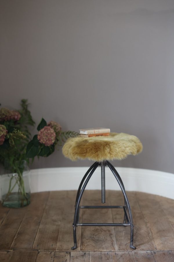 Sheepskin Luxe Ochre Seatpad - Circular - Lifestyle