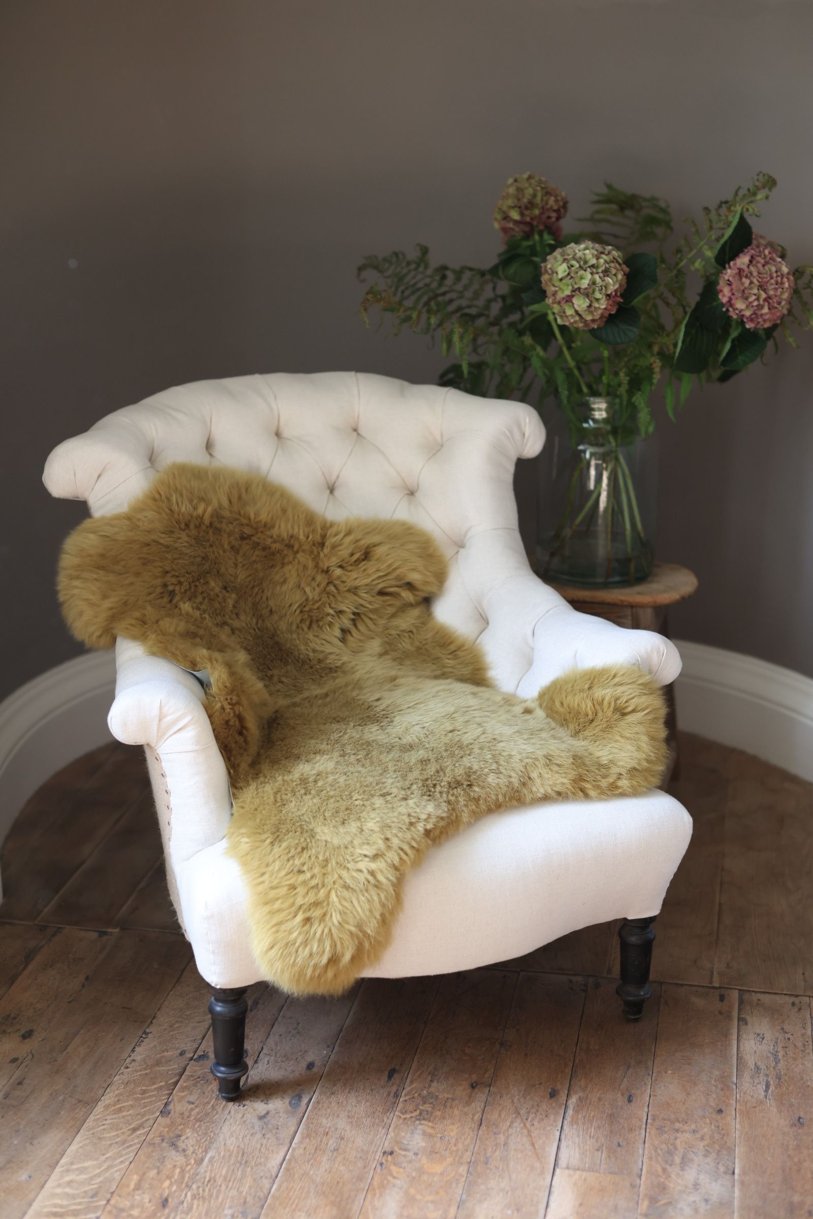 Sheepskin Rug UK Luxe Ochre - Single - Lifestyle