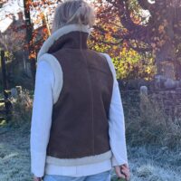 Sheepskin Gilet Walnut distressed Ivy (5)