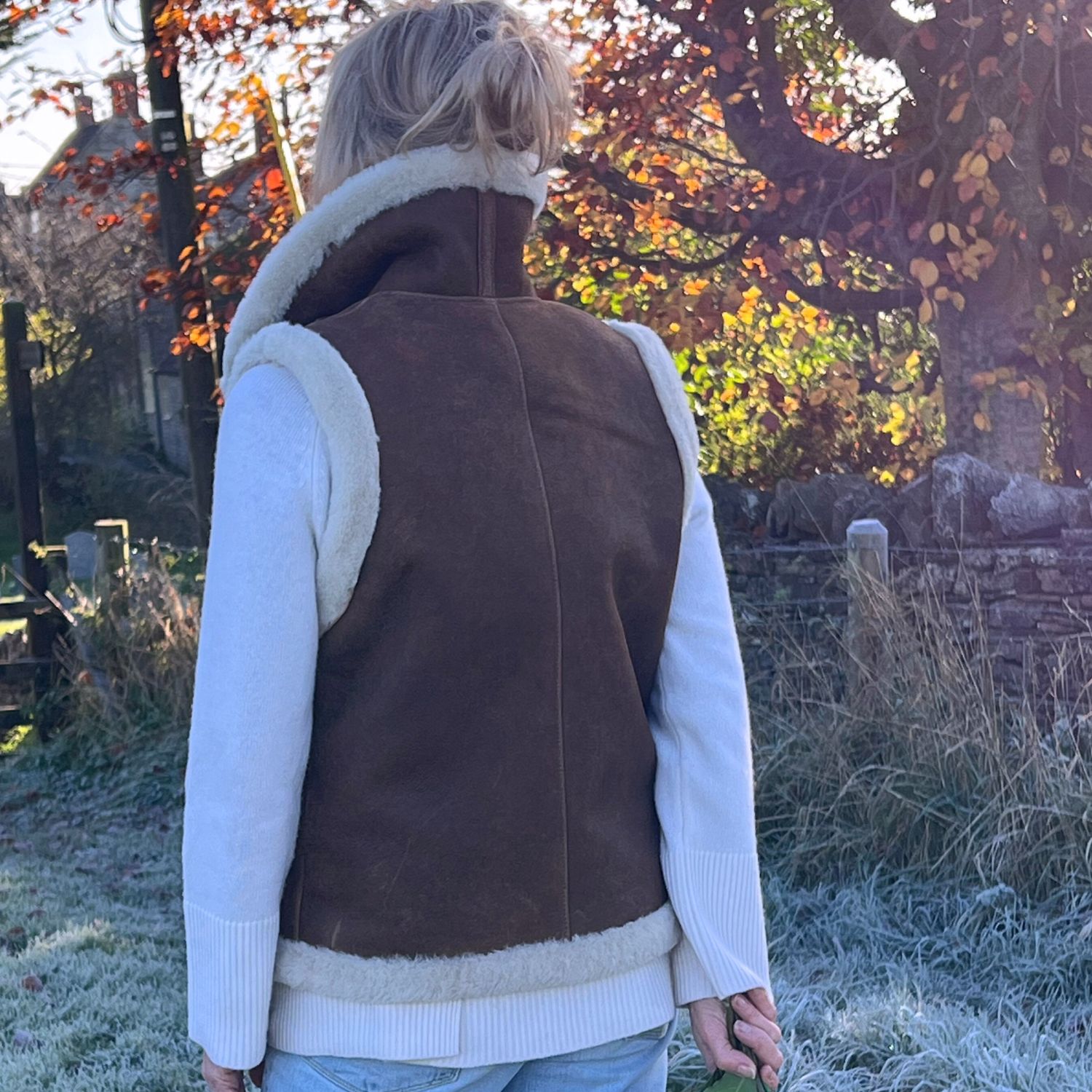 Sheepskin Gilet Walnut distressed Ivy (5)