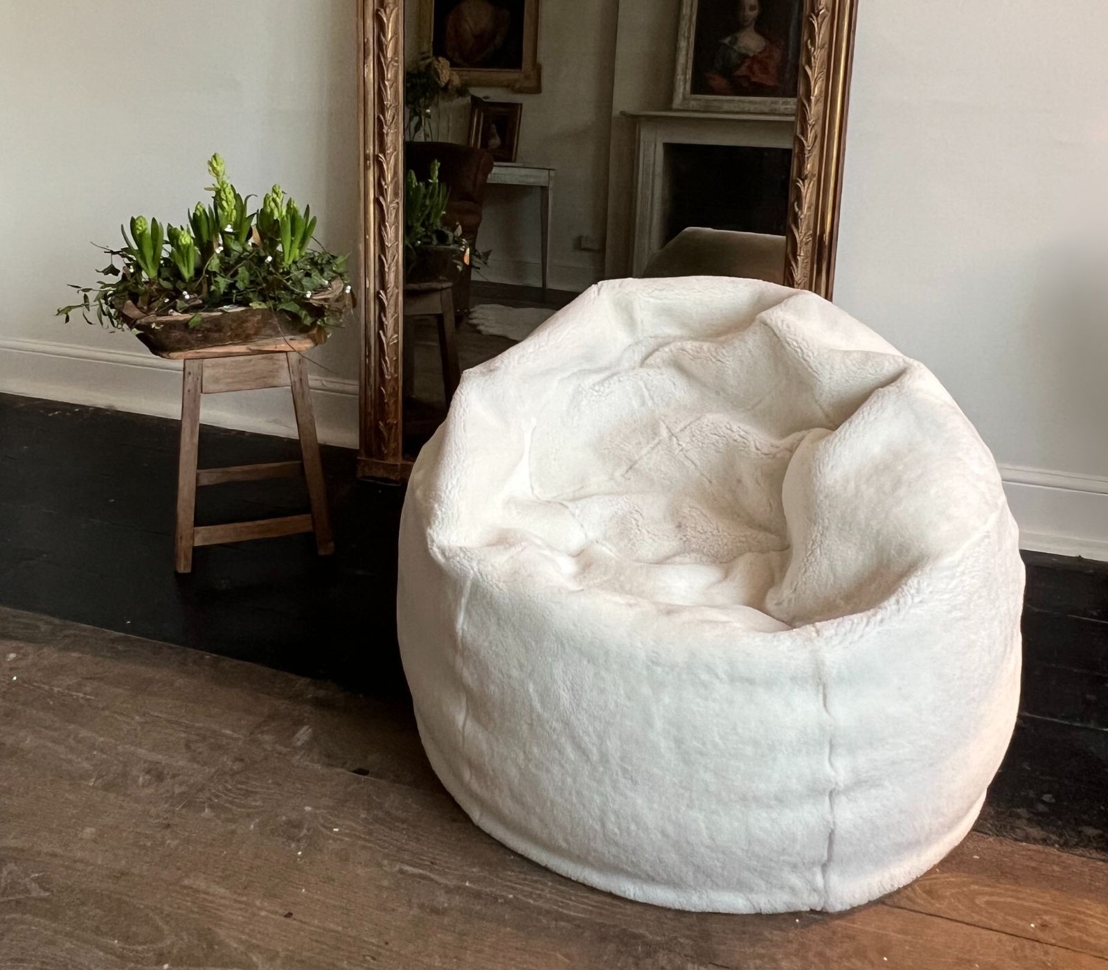 Sheepskin Beanbag Short wool Ivory - 2025 (3) Sheepskin Large beanbag short wool ivory soft made in UK by Owen Barry
