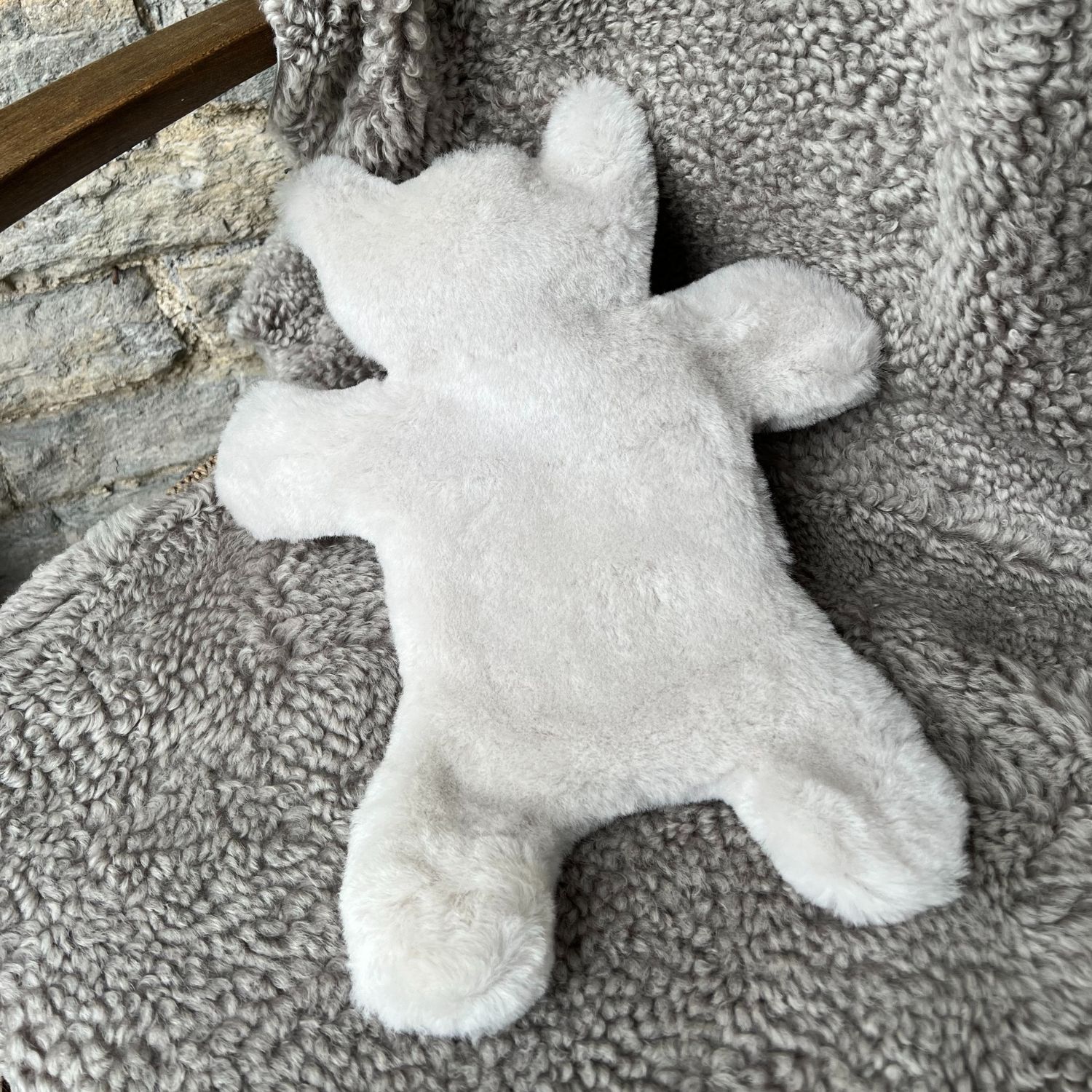 Flat Eric Mema Beige Sheepskin