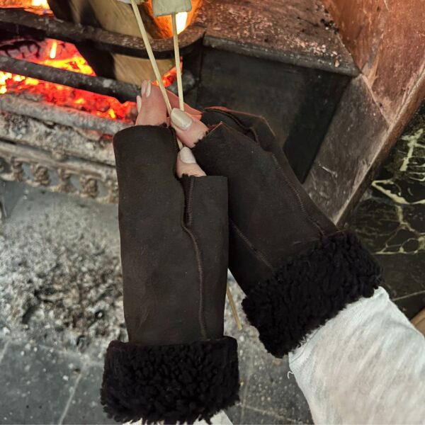 Shearling tube mittens Ebony Brown