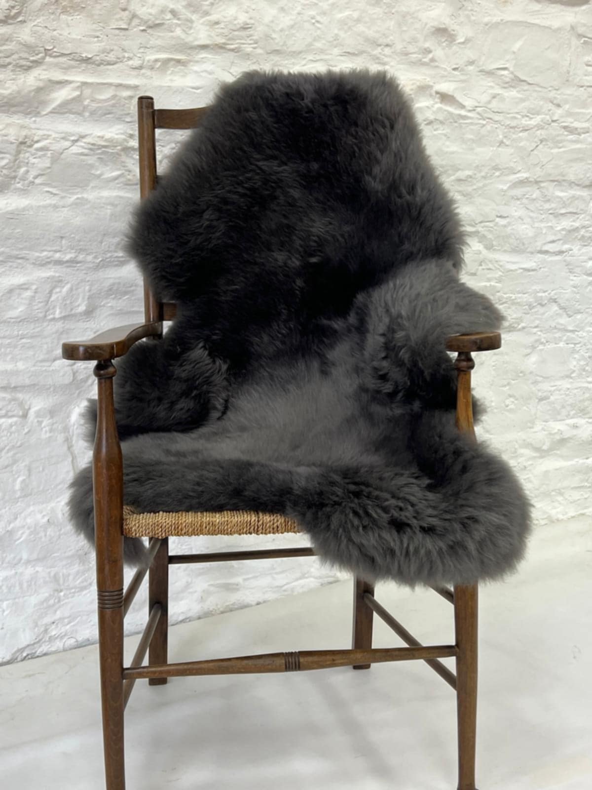 76d7d5ed-e742-4831-8041-cf2b07ef1650 SHEEPSKIN RUG GREY SINGLE