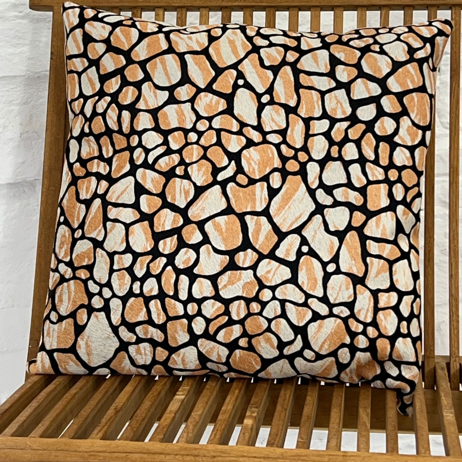 COWHIDE CUSHION TUTTI 50X50 (2) COWHIDE CUSHION TUTTI 50x50cm
