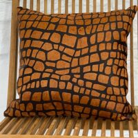 COWHIDE CUSHIONS BLOCKS 50 X50 (2) COWHIDE CUSHIONS BLOCKS 50x50cm