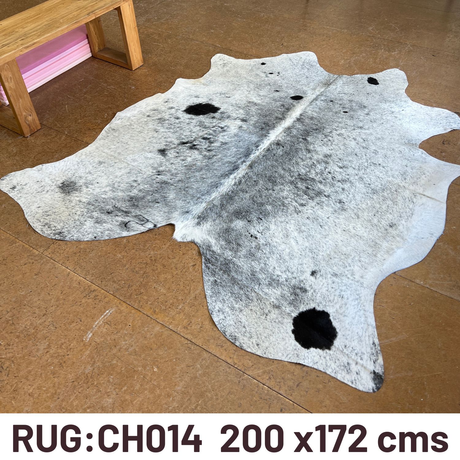 COWHIDE RUG CH014 200 X 172 CMS