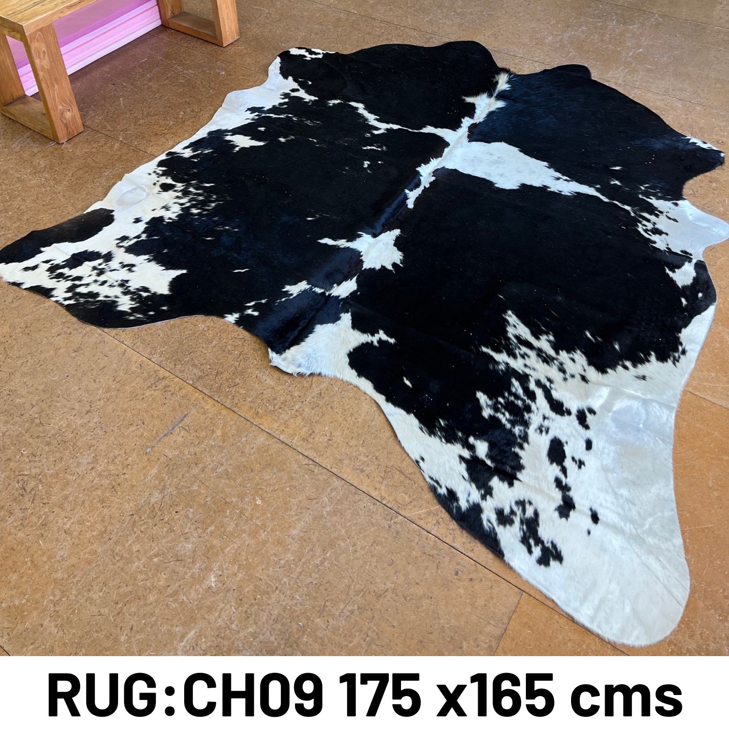 COWHIDE RUG CH09 175 X 165 CMS (2) COWHIDE RUG CH09 175 X 165 CMS