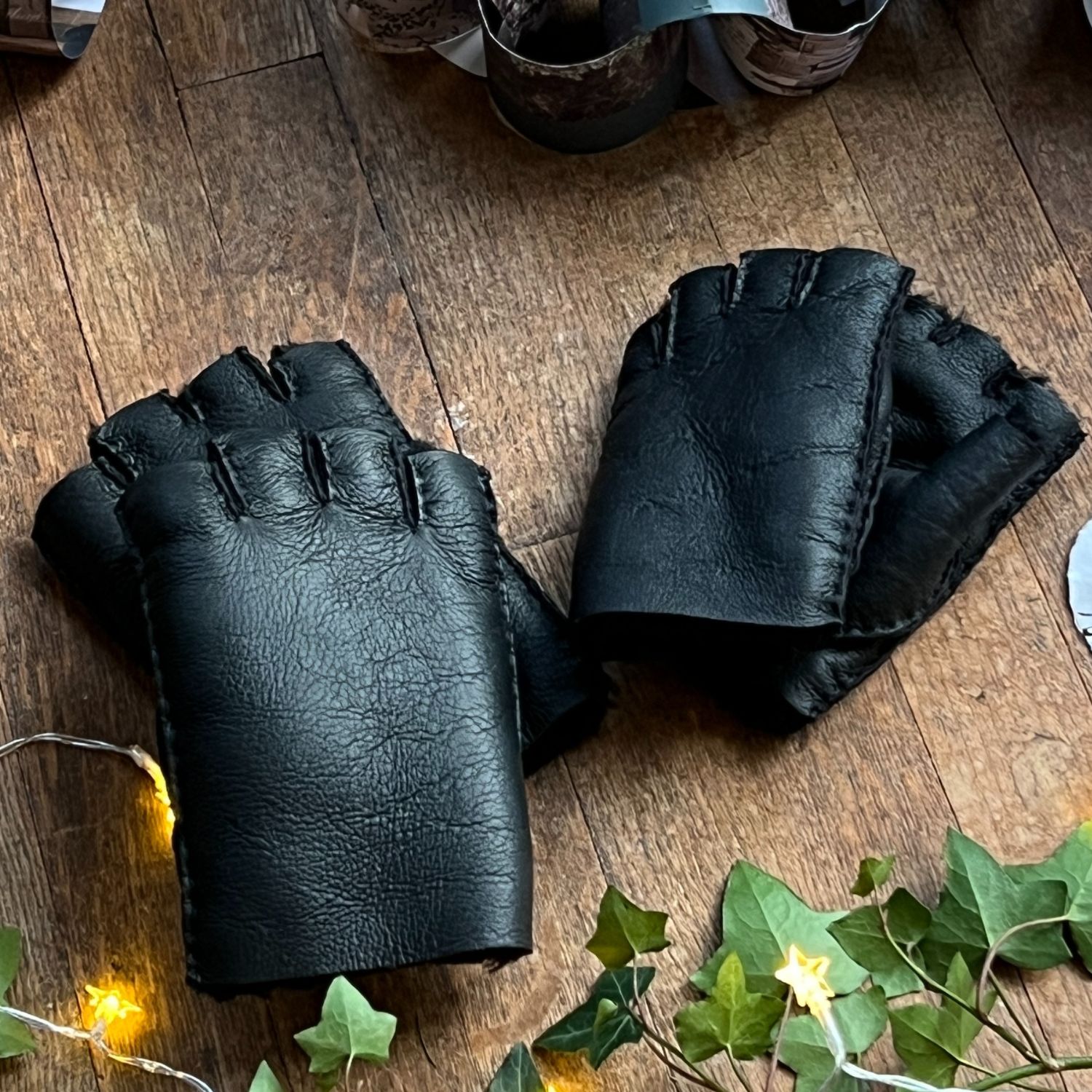 Sheepskin Gloves Fingerless Black Napalan Ladies and Mens (2) Sheepskin Gloves Fingerless Black Napalan Ladies and Mens