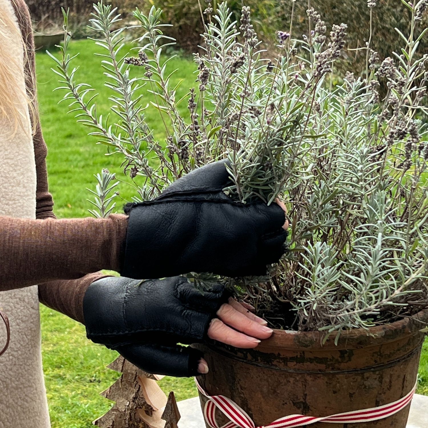 Sheepskin Gloves Ladies Black Napalan Fingerless (3) Sheepskin Gloves Ladies Black Napalan Fingerless