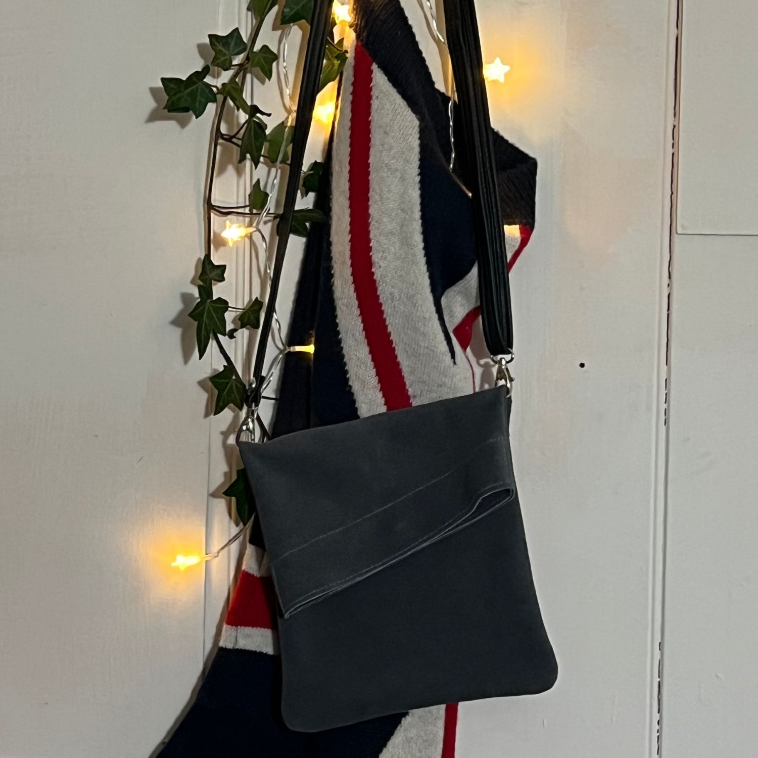 Suede Z Top Sac Dark Grey Suede Z Top Sac Dark Grey