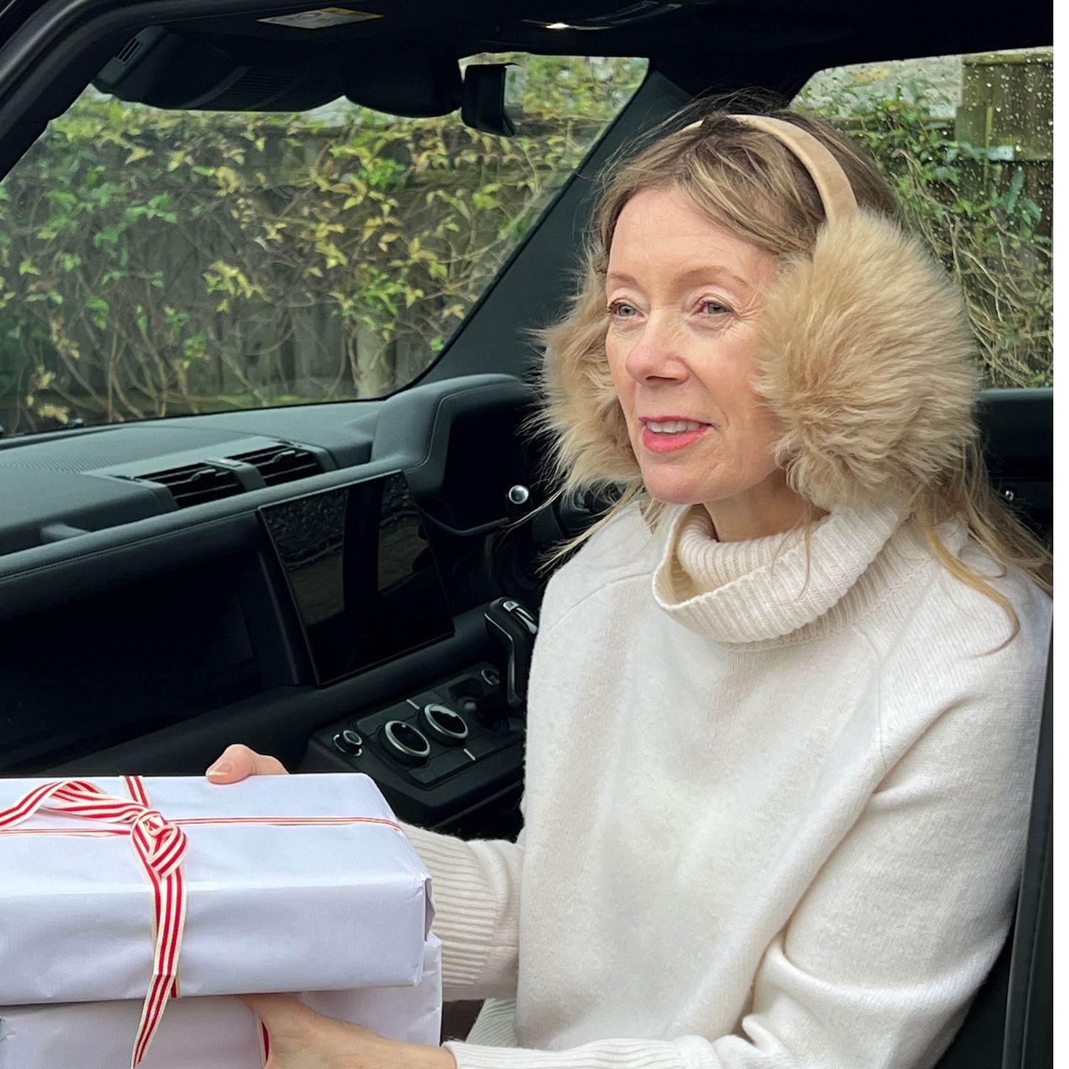 Toscana Sheepskin Earmuffs (1) Cashmere Beige Sheepskin Earmuff